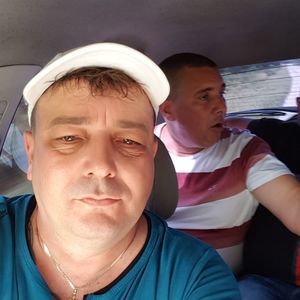 Meet your Posher, Adel